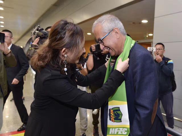 两个风情女子